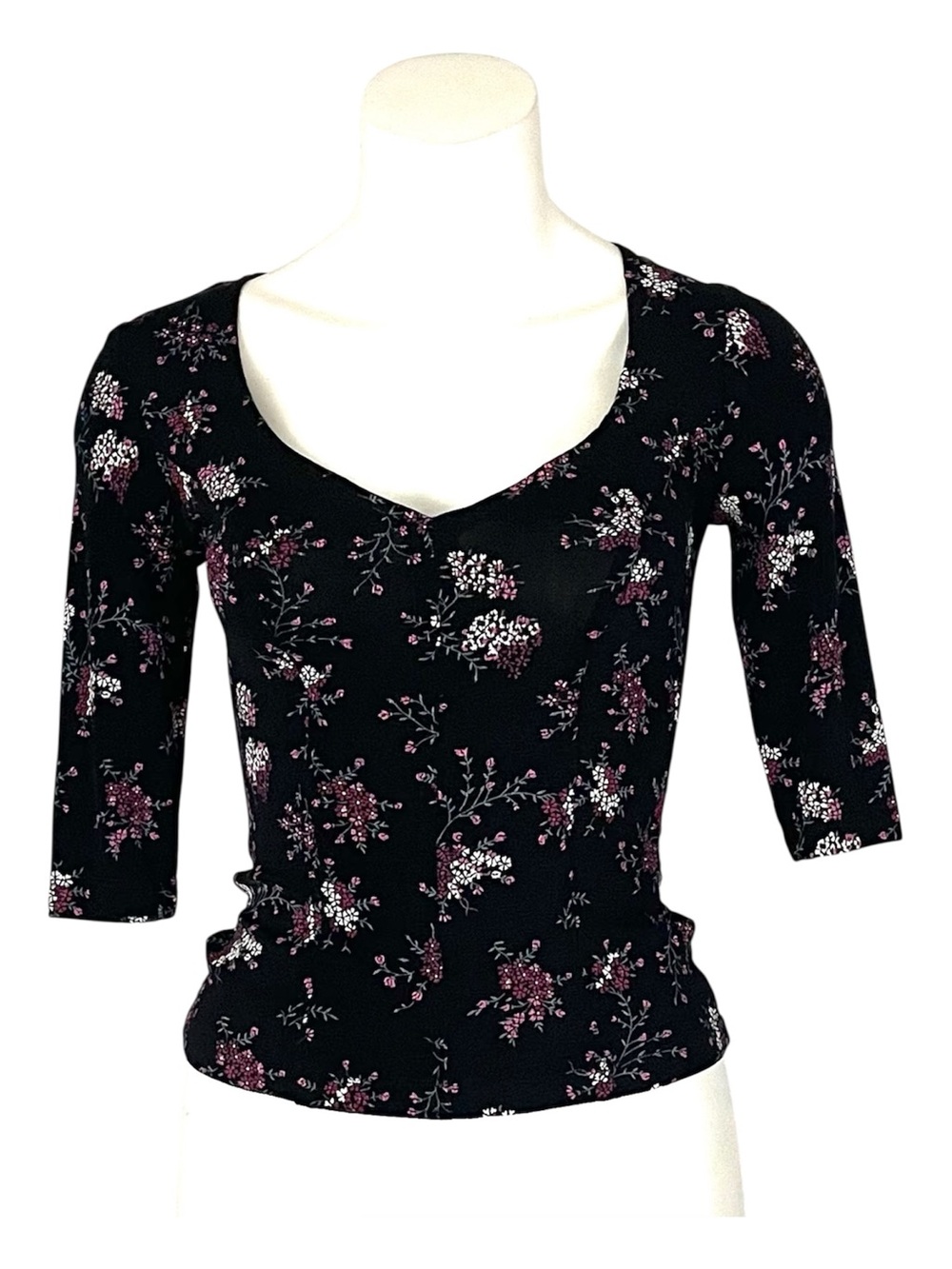 Vintage La Belle Slinky Black Ditsy Floral Fitted Sweetheart Neck Shirt, Small